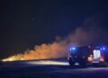 Los bomberos de Mijas controlan de madrugada un incendio forestal en Cerrado del Águila