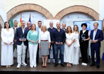 Reconocido el esfuerzo y el compromiso de una docena de negocios en los Premios al Comercio del distrito Marbella Este