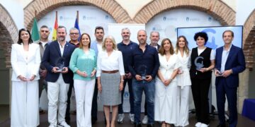 Reconocido el esfuerzo y el compromiso de una docena de negocios en los Premios al Comercio del distrito Marbella Este