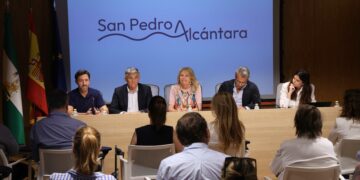 Ayuntamiento y empresarios del polígono de San Pedro se reúnen para adaptar las normas urbanísticas a las nuevas necesidades del tejido productivo