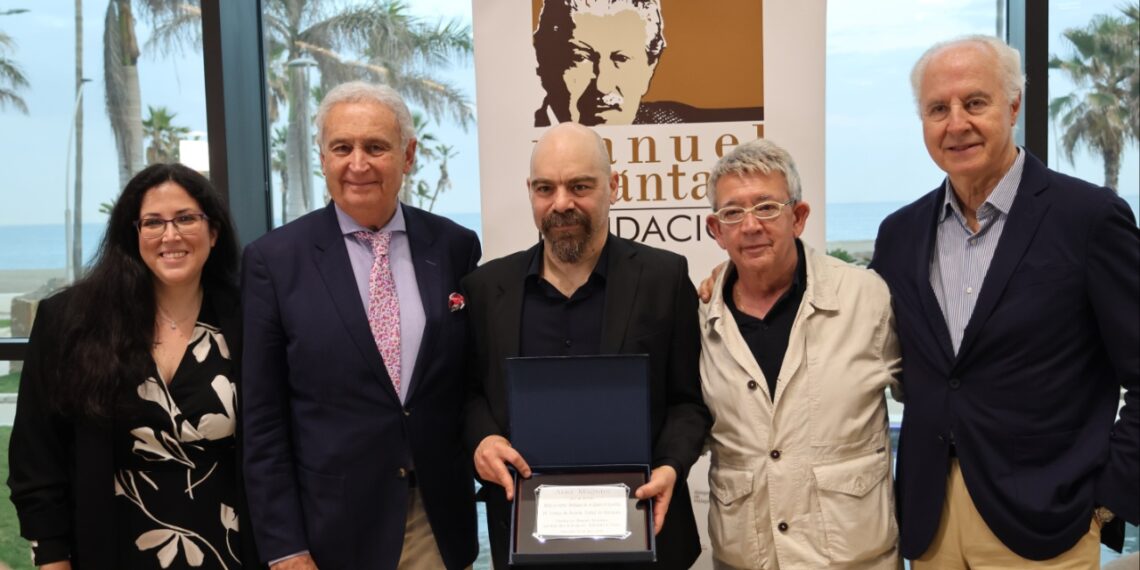 Ariel Magnus recibe el IV Premio de Novela Ciudad de Estepona por ‘Mentir la verdad’
