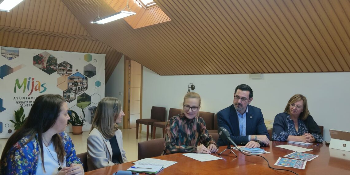 Mijas da a conocer la campaña ‘Peques sin pantallas’ a los directores de escuelas infantiles municipales