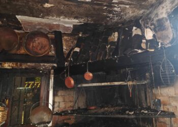 Un incendio arrasa el mítico restaurante Casa Navarra: «Pasamos mucho miedo»