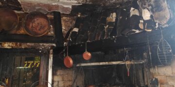 Un incendio arrasa el mítico restaurante Casa Navarra: «Pasamos mucho miedo»