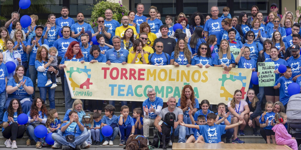 ‘Diferentes pasos, el mismo destino’: más de medio millar de caminantes alzan la voz por el autismo en Torremolinos