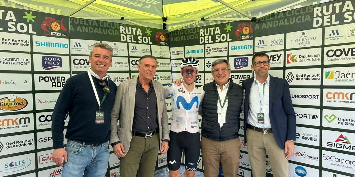 Benahavís se gradúa en ciclismo: el municipio fue el punto de salida de una Vuelta a Andalucía ‘Ruta del Sol’ inolvidable