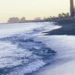 Encuentran el cuerpo sin vida de una persona en la playa de Huelin