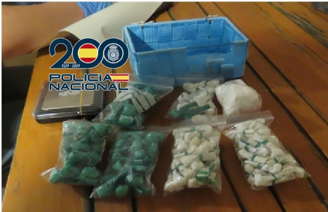 Detenida una pareja al frente de un punto de venta de cocaína en Estepona