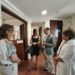 La delegada de Justicia y el alcalde de Benalmádena visitan los Juzgados de Paz tras las mejoras tecnológicas