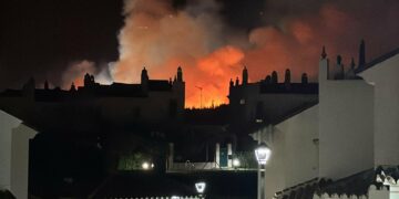 Controlado un aparatoso incendio en Mijas sin producirse desalojos