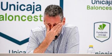 El Unicaja Málaga se despide de Ibon Navarro, el mejor entrenador de su historia
