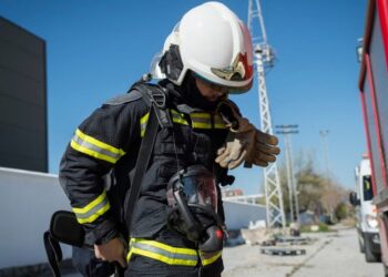 Una anciana de 87 años, evacuada al hospital por el incendio de una casa en Marbella