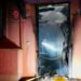 Un incendio calcina un apartamento en Manilva y obliga a evacuar varias viviendas colindantes