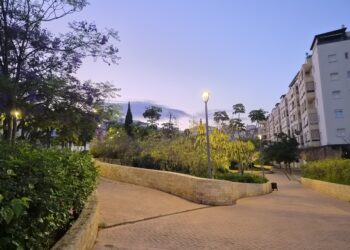 Renovado el alumbrado de seis parques de Estepona ahorrando así 27.000 euros anuales gracias a la tecnología LED