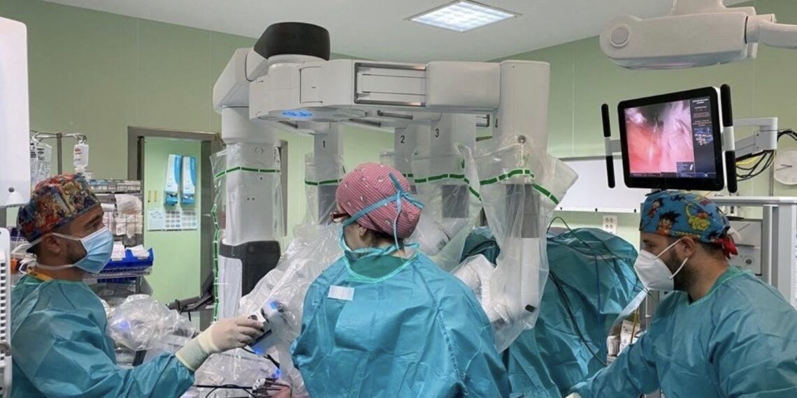 El Clínico de Málaga combina las técnicas más avanzadas para la cirugía del cáncer renal