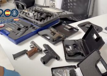 Desarticulada en Málaga una organización criminal internacional dedicada a fabricar permisos de conducir falsos del Reino Unido