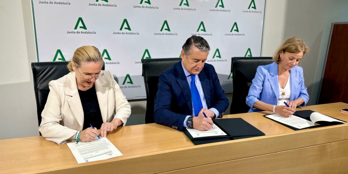 El Ayuntamiento de Fuengirola y la Junta de Andalucía formalizan el acuerdo para construir un Centro de Urgencias 24 Horas