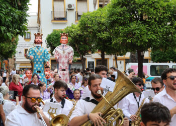El Pendón de Marbella luce en la delegación de Fiestas en la víspera del Día del Patrón, San Bernabé