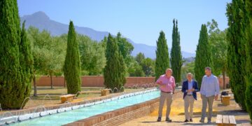 Culminan los trabajos de restauración del jardín árabe del Parque de los Tres Jardines de San Pedro Alcántara
