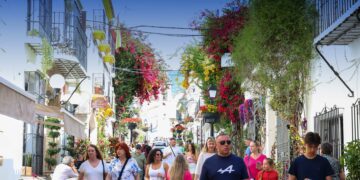Marbella alcanza un récord histórico de viajeros en un mes de abril y consolida su fortaleza turística con más ocupación hotelera y mayor rentabilidad