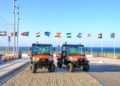 Marbella refuerza la limpieza del Paseo Marítimo con la incorporación de dos nuevos vehículos multiservicio