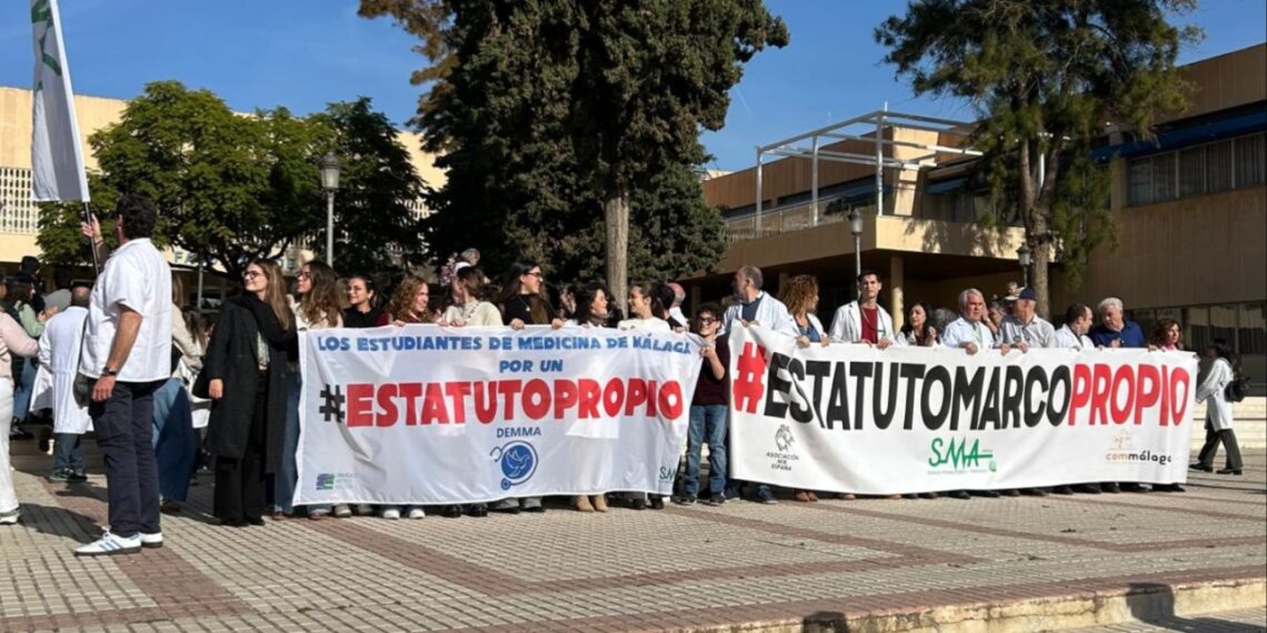Antonio Sanz califica a la ministra Mónica García de «pirómana política» ante una nueva semana de huelga de los médicos