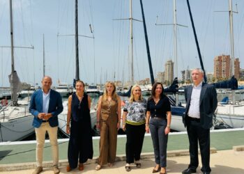 La Junta concluirá este año las obras del muelle de suministro de combustible del puerto de Fuengirola
