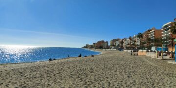 Hallan el cadáver de una persona en la playa de Los Boliches