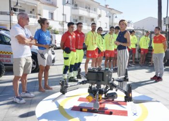 Mijas activa su dispositivo de salvamento de playas a tiempo completo con 62 socorristas, el mejor dotado de Andalucía en personal