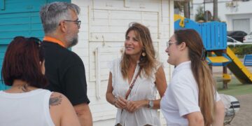 Mijas prepara un verano lleno de actividades para los más jóvenes en la playa del Torreón de La Cala