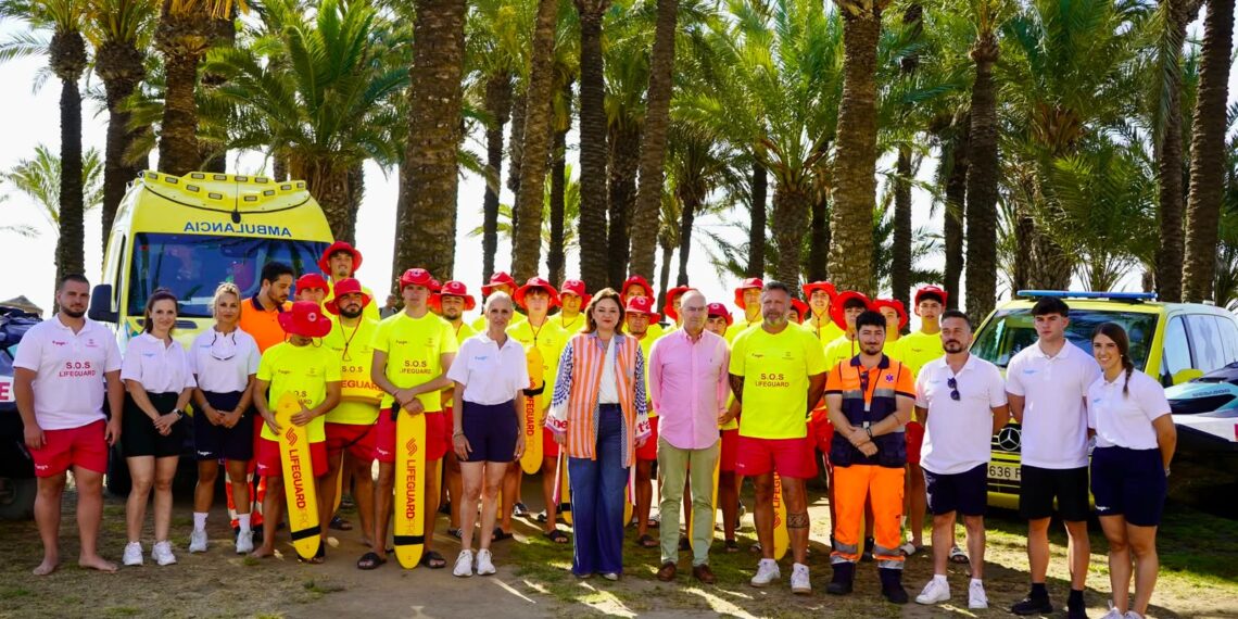 Torremolinos refuerza la seguridad en sus playas con cerca de 50 profesionales este verano