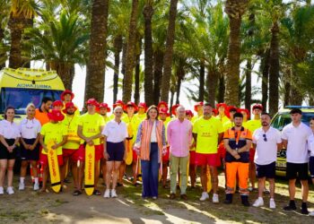 Torremolinos refuerza la seguridad en sus playas con cerca de 50 profesionales este verano