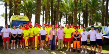 Torremolinos refuerza la seguridad en sus playas con cerca de 50 profesionales este verano