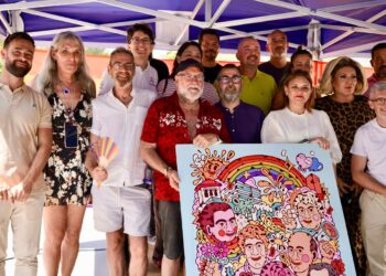Comienzan los actos centrales del Pride 2026 de Torremolinos con el despliegue de la bandera arcoíris