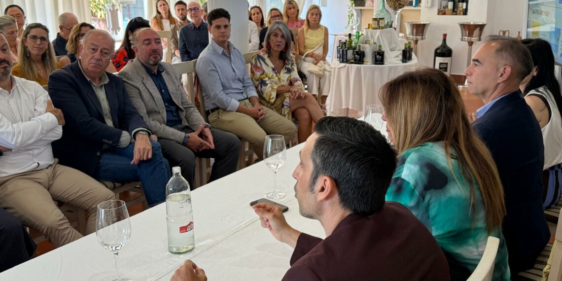 Benalmádena impulsa la innovación turística y presenta nuevas ayudas para reforzar la competitividad de la planta hotelera