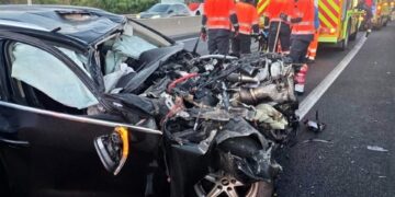 Cuatro heridos tras colisionar un coche con la mediana en la A-7 en Estepona