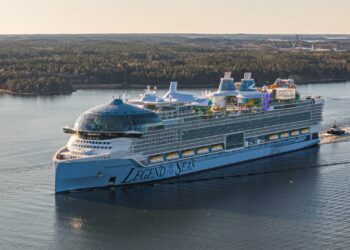 El Legend of the Seas zarpará este lunes desde Málaga en su viaje inaugural previo al debut europeo