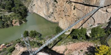 El nuevo puente colgante del Caminito del Rey, de 110 metros de largo, se abre al público el miércoles 10 de junio