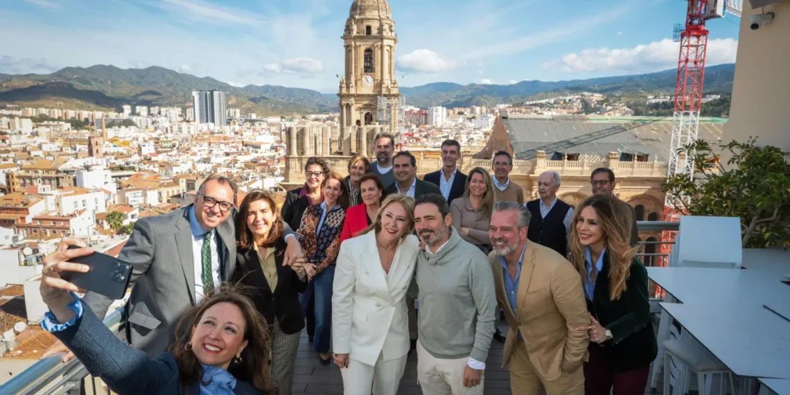 El PP malagueño gana protagonismo en Andalucía con nuevas responsabilidades en el Parlamento y el Gobierno autonómico