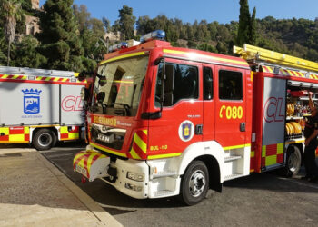 Un hombre de 63 años afectado tras el incendio de un piso en Rincón de la Victoria