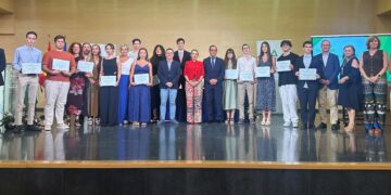 Reconocimiento a los 13 estudiantes de la provincia con Premios Extraordinarios de Bachillerato