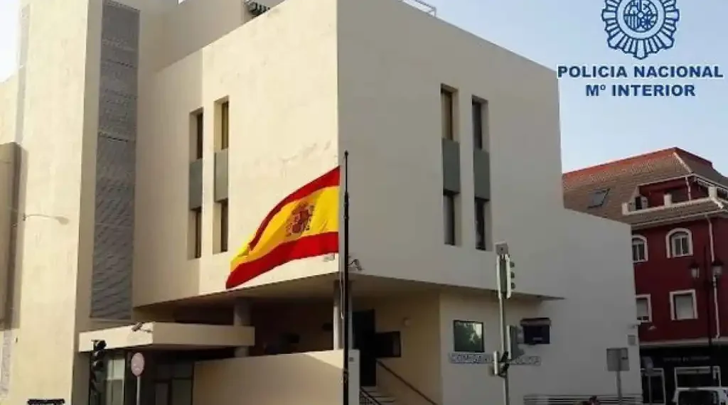 Detenido en Fuengirola un joven acusado de corrupción de menores y coacciones a través de redes sociales