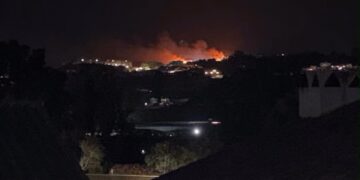 Declarado esta madrugada un incendio en el Cerrado del Águila en Mijas