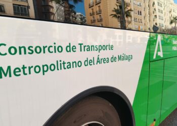 La Junta tendrá 14 rutas de autobús para conectar los municipios del interior de Málaga con las playas