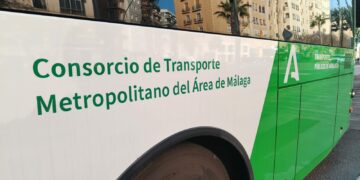 La Junta tendrá 14 rutas de autobús para conectar los municipios del interior de Málaga con las playas