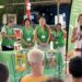 Un grupo de cuarenta jóvenes aprende la importancia de la fotoprotección y a evitar el consumo de vapers en el parque acuático