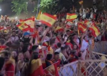 Marbella autoriza de forma excepcional la instalación de pantallas en las terrazas y veladores para la final del Mundial
