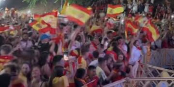 Marbella autoriza de forma excepcional la instalación de pantallas en las terrazas y veladores para la final del Mundial