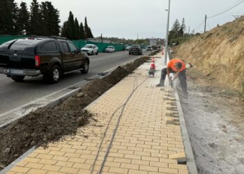 A punto de finalizar las obras para dotar de acerado la carretera de Benahavís