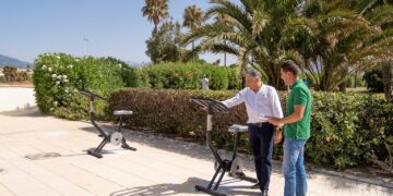 Mejoras en las zonas de ejercicio al aire libre del Paseo Marítimo de San Pedro con la renovación de las máquinas biosaludables